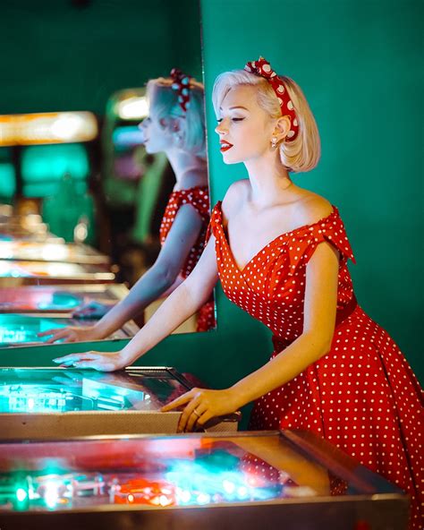 pinuppixiegirl|Retro Stage 